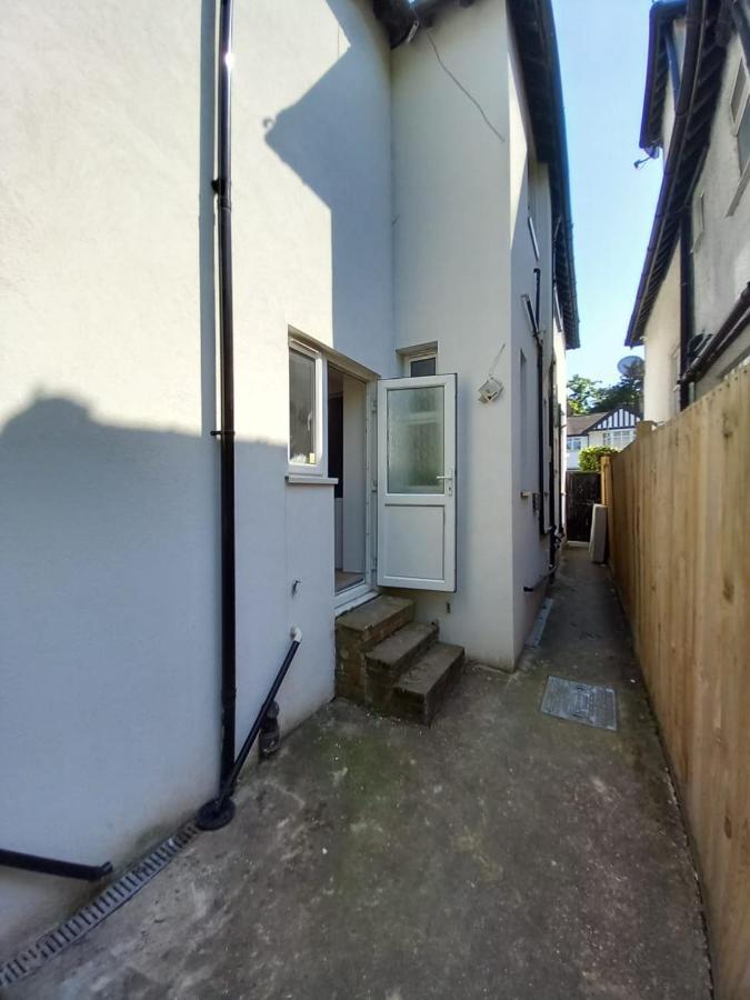Leisure Studio Flat In Golders Green Лондон Екстер'єр фото