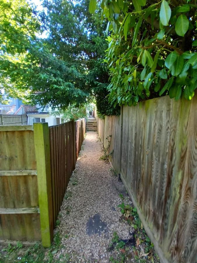Leisure Studio Flat In Golders Green Лондон Екстер'єр фото